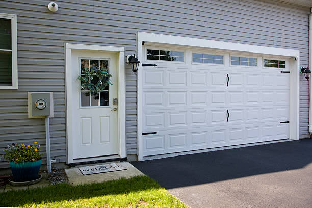 24/7 Emergency Garage Door Panel Replacement experts in East Sonora, CA